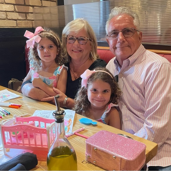 Meet your Posher, Vicki - Picture 1 of 2